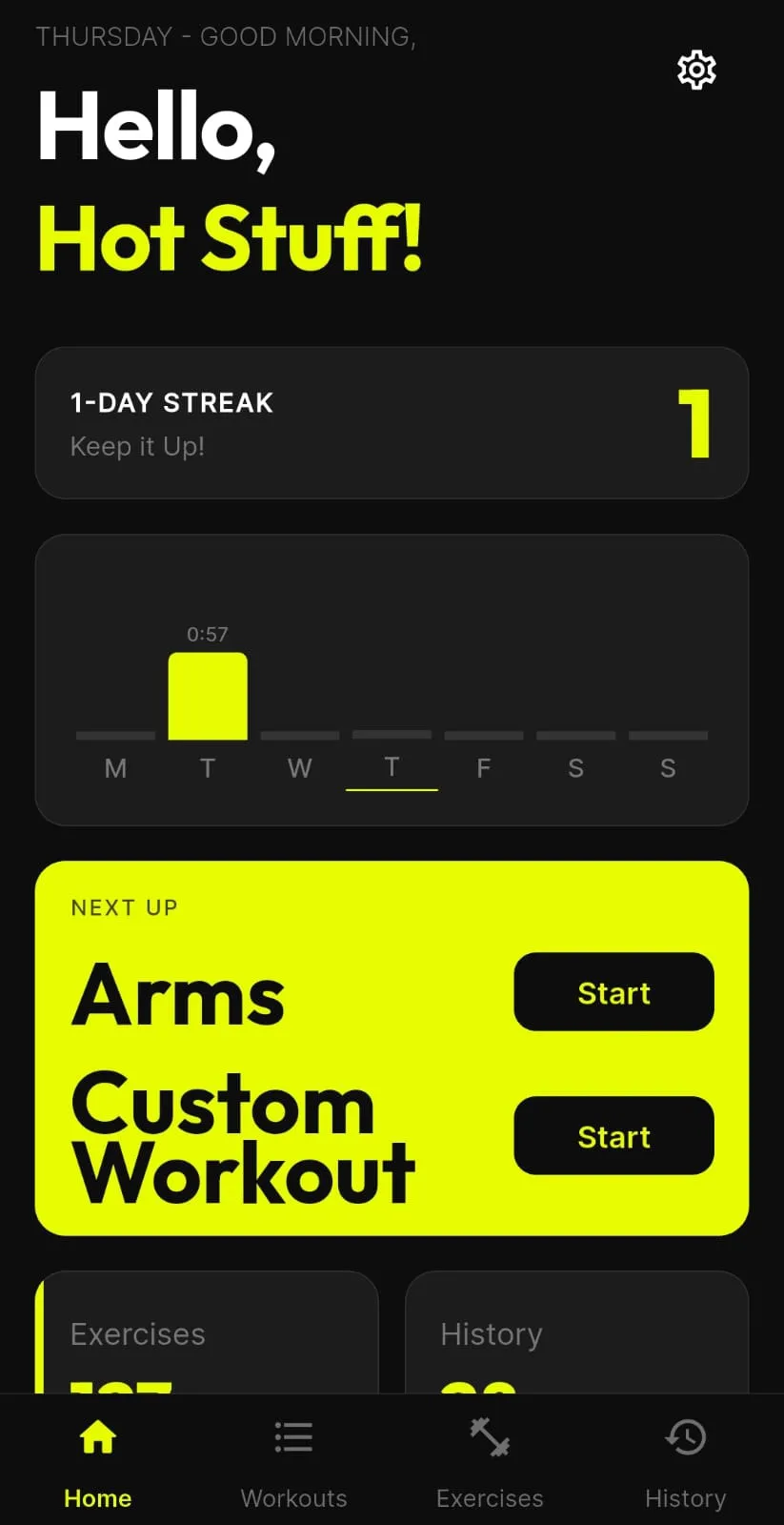 BTR home screen with a greeting, a training streak count, a chart of the week's volume and a button to start the next workout.